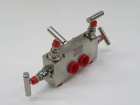 T241067 Oliver Y44s Manifold Valve