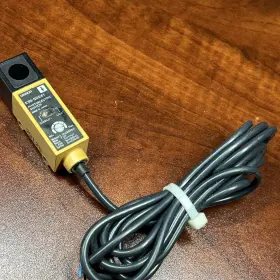 E3s-5de41 Omron E3s5de41 Photoelectric Switch