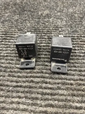 Vdcv23234-a1001-x036 Te Used Lot Of 2 Relay Spdt 20/30a 12v 5-pin V23234-a1001-x036