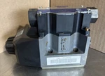 Tokyo Keiki Tokimec Directional Control Valve DG4V-5-2A-M-PL-T-6-40-JA755 New. Price: $471.00.