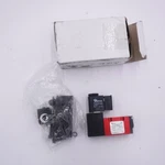 Versa Valves CGS-4232-C8-HC-U-5181-D024 Directional Control 24VDC 5.9W New. Price: $94.99.