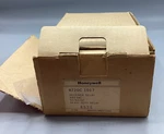 Nob Honeywell Receiver Relay R720C 1017 New. Price: $19.00.